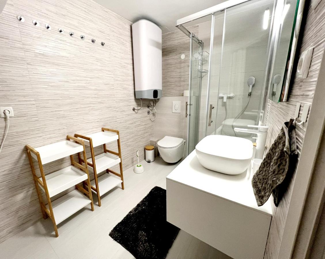 Little Home Banjol Bagian luar foto