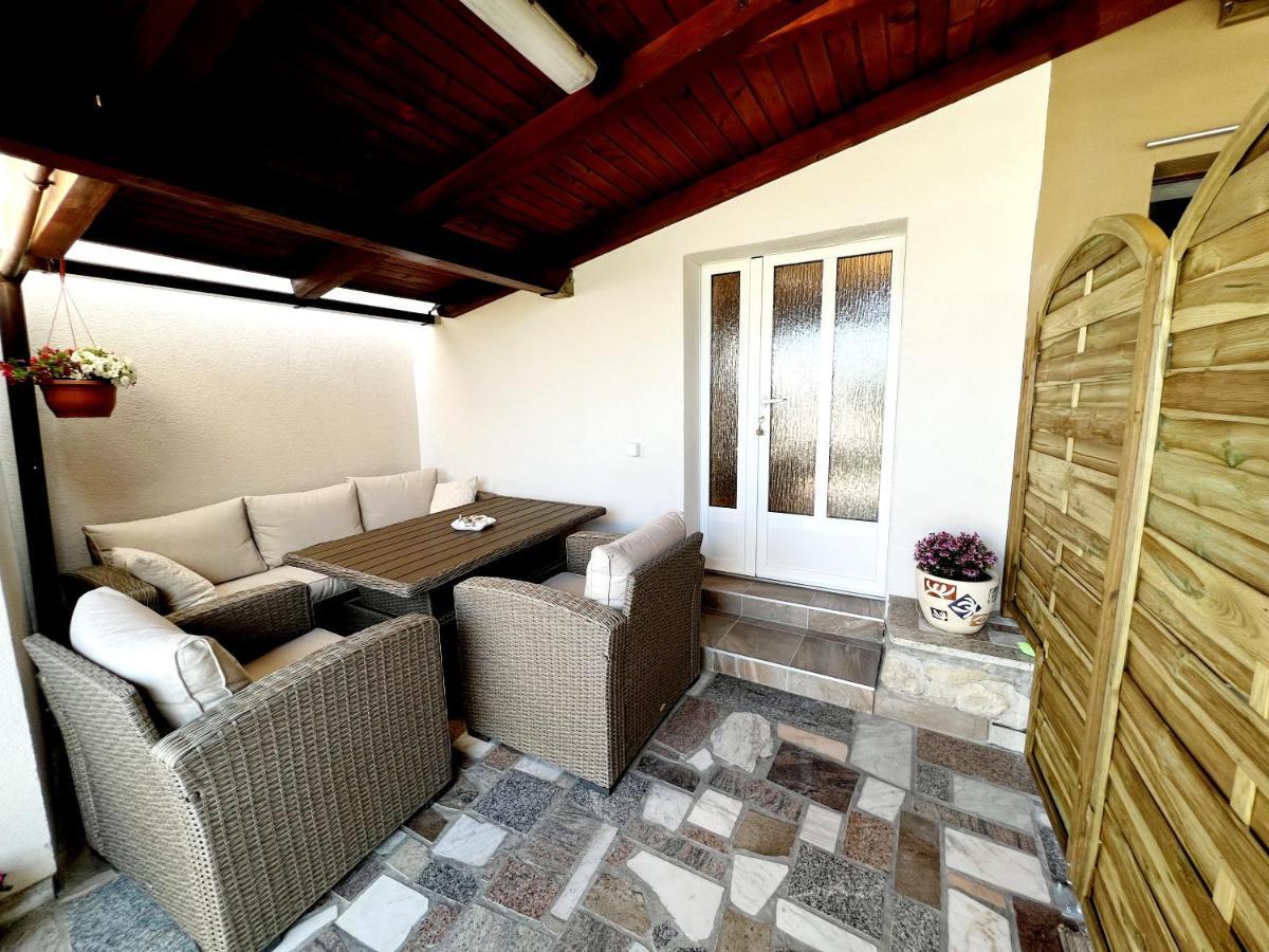 Little Home Banjol Bagian luar foto